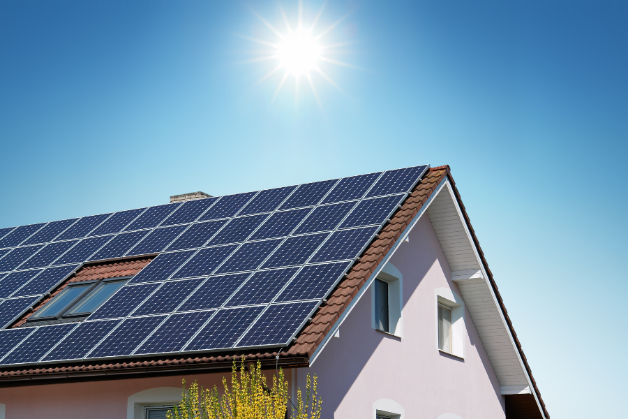 Discover the benefits of selling a house in North Palm Beach with solar panels